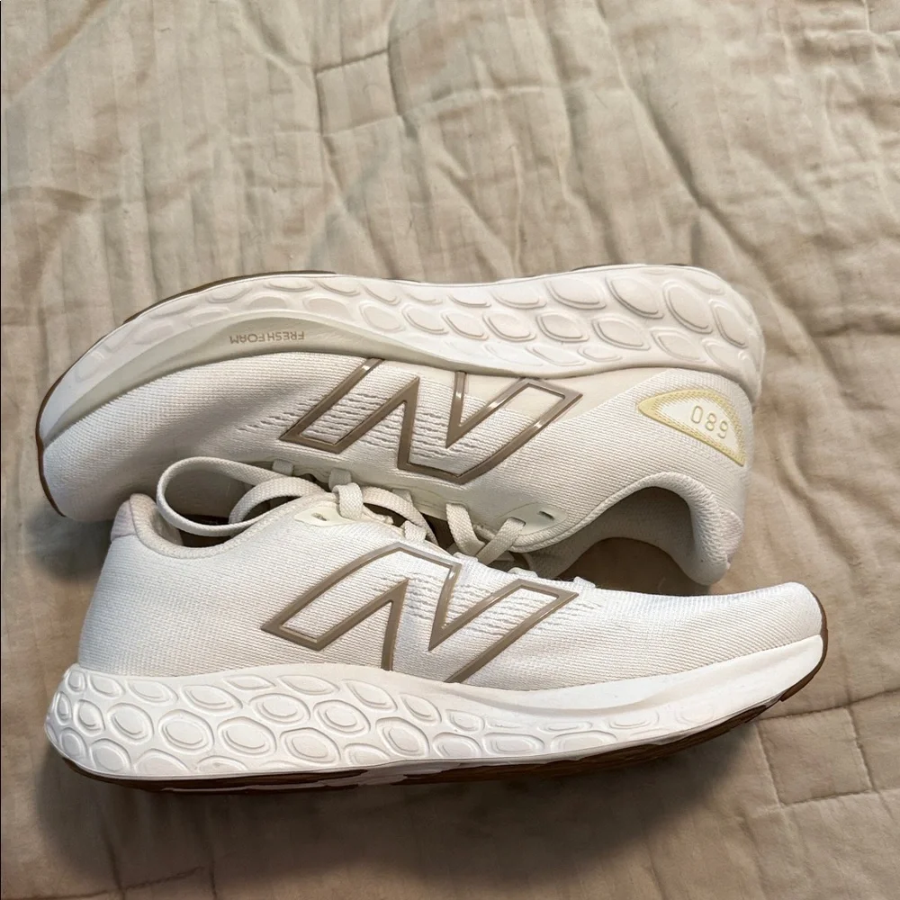 New Balance 680 Fresh Foam Women's White and Gold Running Shoes *No Box* - Picture 3 of 8